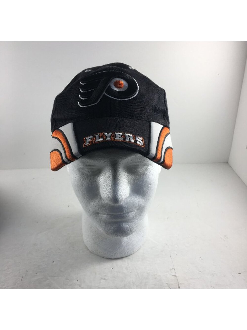 FAN FAVORITE NHL PHILADELPHIA FLYERS ADJUSTABLE HAT